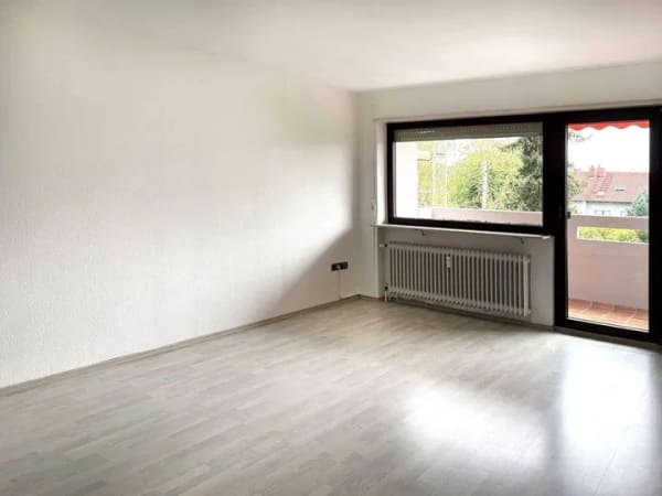 Immobilie in Oftersheim - Gepflegte Wohnung mit Aufzug, Loggia und Stellplatz in Ofterheim - Bild 1