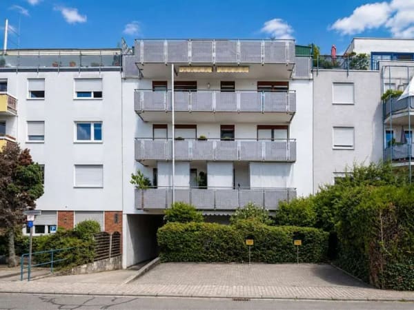 Immobilie in Dossenheim - Lichtdurchflutete Wohnung im 1.OG mit Aufzug - Bild 0
