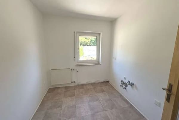 Immobilie in Burgthann - ZFH mit Ausbaupotential in Burgthann Ezelsdorf mit Garten und Garage - Bild 2