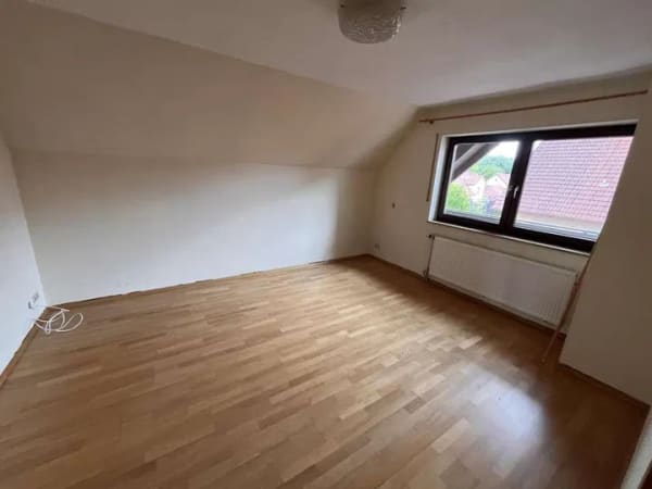 Immobilie in Obertraubling - Gepflegtes 5 Zi. Einfamilienhaus + 1 Zi. Einlieger-Apartment in Piesenkofen/Obertraubling - Bild 4