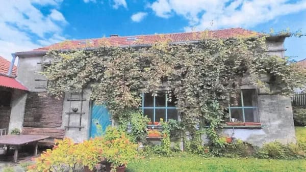 Immobilie in Neuching - Großzügiges Einfamilienhaus auf 724 m² Grundstück mit Nebengebäud - Bild 0