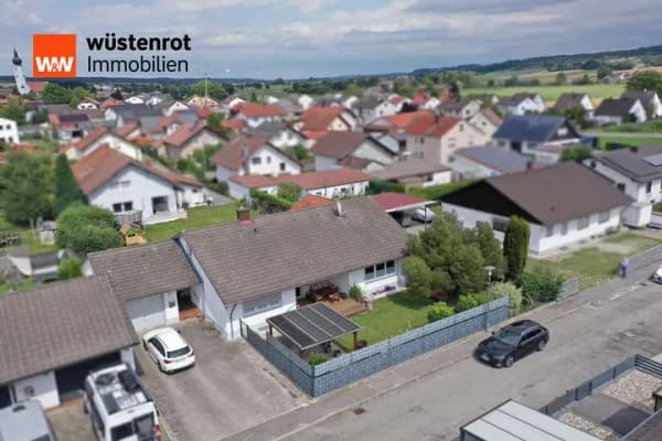 Immobilie in Aham - Gepflegter Bungalow mit Garage, überdachter Terrasse und sonnigem Garten in ruhiger Wohnlage in Aham - Bild 2
