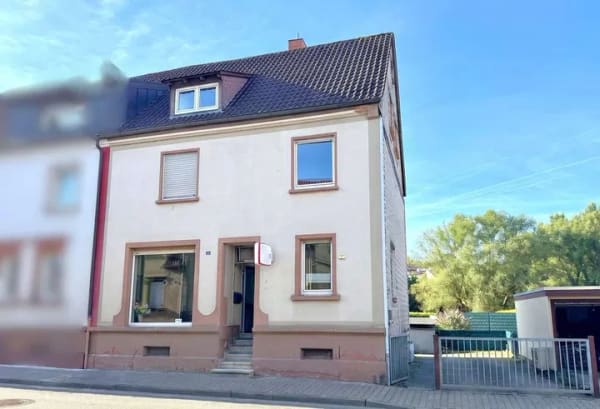 Immobilie in Otterbach - Otterbach: Wohn-/ Geschäftshaus mit 2 Garagen und schönem Blick ins Ottertal - Bild 0