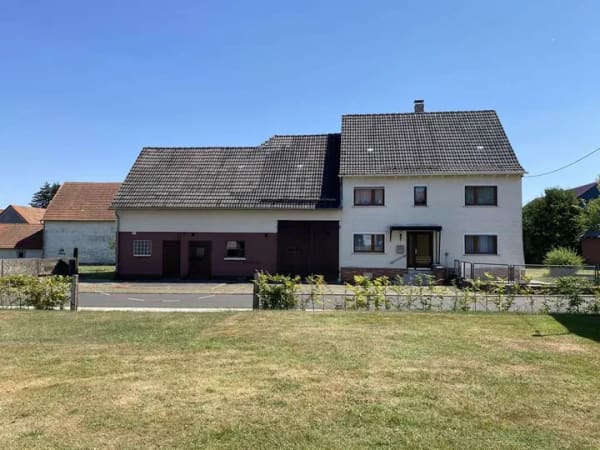 Immobilie in Grebenhain - Land Lust -  gepflegtes Einfamilienhaus mit 4er-Garagenkomplex und Scheune - Bild 0