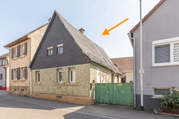 Immobilie in Bretten - Viel Potenzial für Handwerker: Haus mit Scheune zur Sanierung oder Neugestaltung in Gölshausen - Bild 0