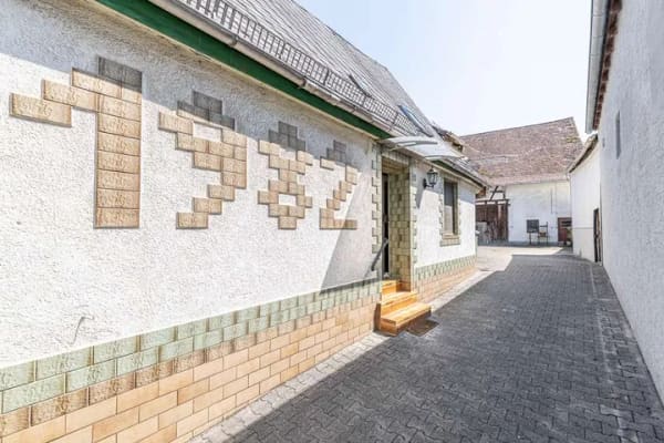 Immobilie in Bretten - Viel Potenzial für Handwerker: Haus mit Scheune zur Sanierung oder Neugestaltung in Gölshausen - Bild 1