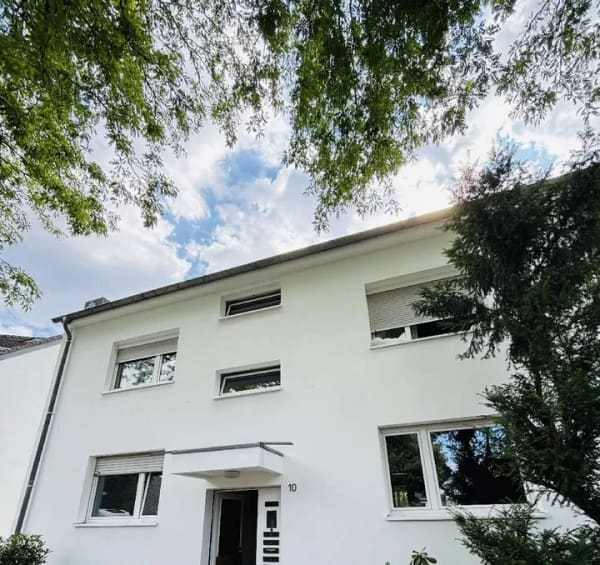 Immobilie in Meerbusch - Seltenes Angebot-zum ersten Mal auf dem Markt: Top gepfl. MFH mit freier Eigentümerwohnung  u - Bild 0