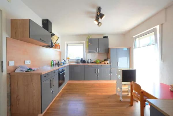 Immobilie in Stimpfach - Charmantes Einfamilienhaus mit großem Grundstück und zusätzlichem Bebauungspotenzial - Bild 4