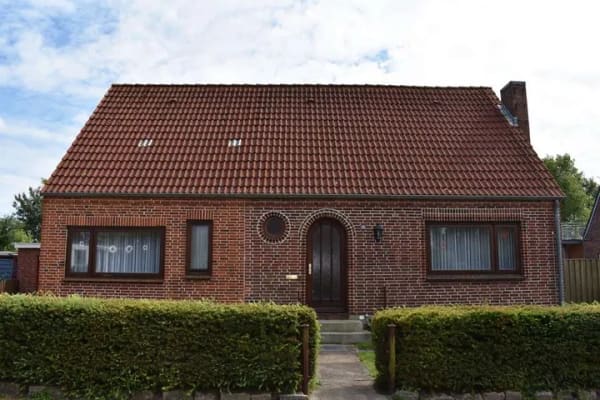 Immobilie in Bredstedt - Geräumiges Einfamilienhaus mit Garage und Garten in guter Lage - Bild 0
