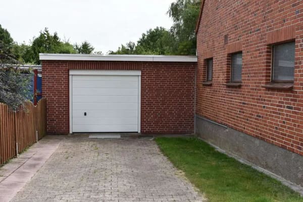 Immobilie in Bredstedt - Geräumiges Einfamilienhaus mit Garage und Garten in guter Lage - Bild 4
