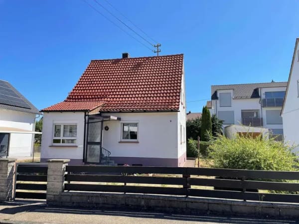Immobilie in Beimerstetten - Kleines Einfamilienhaus mit Charme, Garten und Ausbaupotenzial - Bild 0