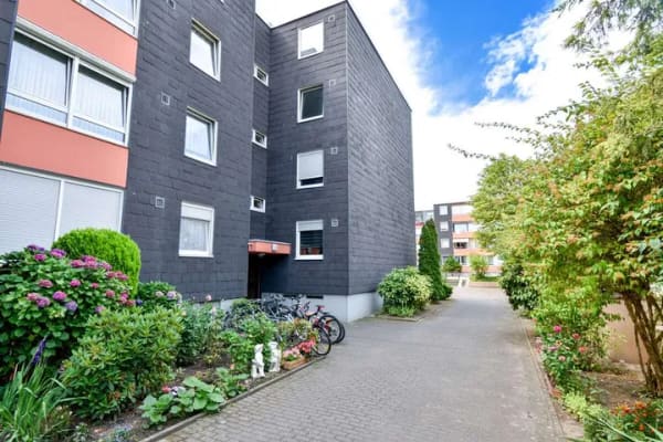 Immobilie in Monheim am Rhein - Solide Kapitalanlage: Vermietete 3-Zimmer-Wohnung mit Loggia und Tiefgaragenstellplatz - Bild 1