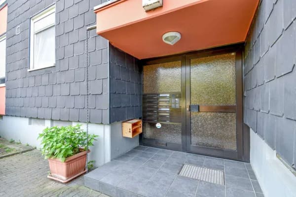 Immobilie in Monheim am Rhein - Solide Kapitalanlage: Vermietete 3-Zimmer-Wohnung mit Loggia und Tiefgaragenstellplatz - Bild 2