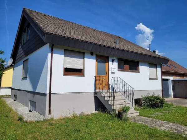Immobilie in Mengen - Saniertes Einfamilienhaus: Raumwunder in zentraler & ruhiger Lage - flexibel nutzbar - Bild 0