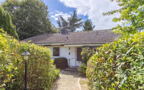 Immobilie in Heikendorf - Ihr neues Zuhause in Heikendorf - Bungalow mit Sanierungsbedarf und Erweiterungspotenzial - Bild 0