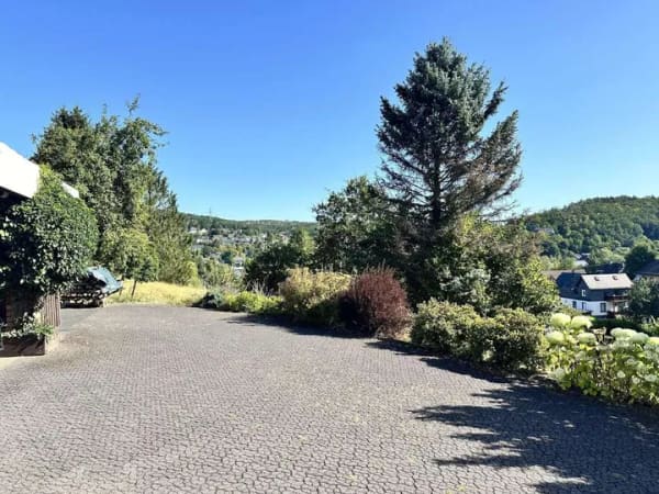 Immobilie in Netphen - Grundsolides Einfamilienhaus in ruhiger Lage von Dreis-Tiefenbach - Bild 3