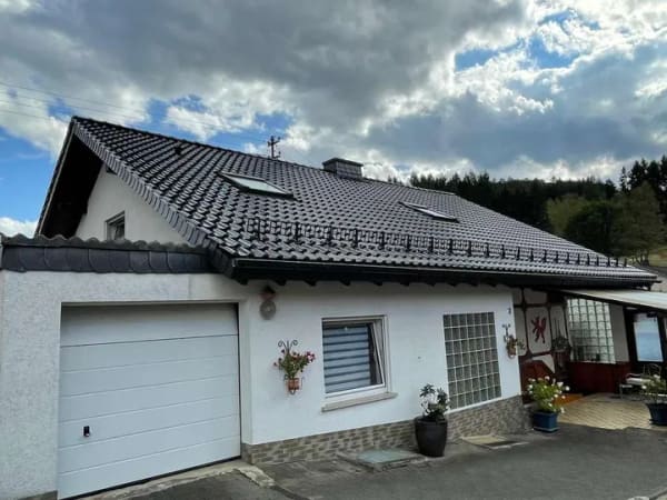 Immobilie in Biedenkopf - Attraktive Immobilie - Waldrandnähe mit vielseitigen Nutzungsmöglichkeiten in Biedenkopf-OT - Bild 0