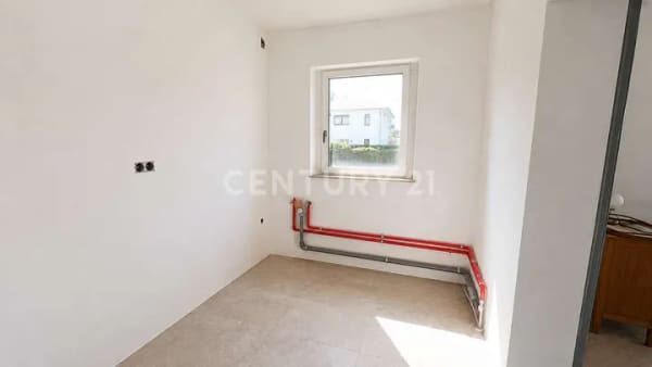 Immobilie in Panketal - Einfamilienhaus mit Entwicklungspotenzial in begehrter Lage von Zepernick - Bild 2