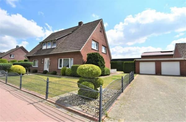 Immobilie in Ankum - Solides Einfamilienhaus mit Doppelgarage auf großzügigem Eigentumsgrundstück in gefragter Lage vo... - Bild 2