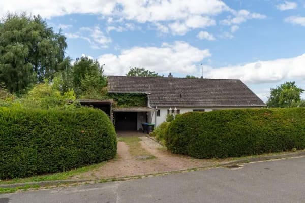 Immobilie in Bosau - Einfamilienhaus in Bosau mit großem Grundstück nahe dem Plöner See - Bild 1