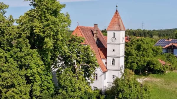 Immobilie in Tuntenhausen - Veräußerung im Angebotserfahren:
Denkmal-Juwel auf 
traumhaftem Grundstück mit Alpenpanorama - Bild 1