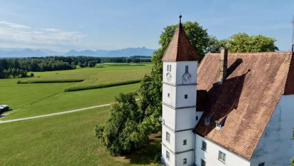 Immobilie in Tuntenhausen - Veräußerung im Angebotserfahren:
Denkmal-Juwel auf 
traumhaftem Grundstück mit Alpenpanorama - Bild 2