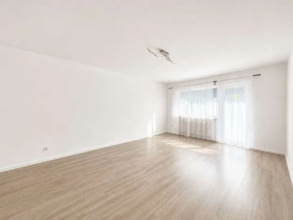 Immobilie in Ismaning - Auf Wunsch leerstehend, 3-Zimmer-Wohnung mit Westbalkon in Ismaning - Bild 0