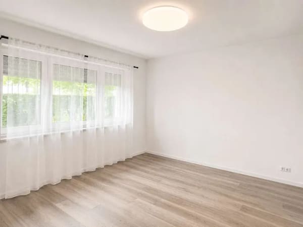 Immobilie in Ismaning - Auf Wunsch leerstehend, 3-Zimmer-Wohnung mit Westbalkon in Ismaning - Bild 2