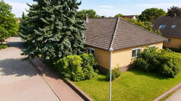 Immobilie in Uetze - Bungalow mit Tiefgarage und Vollkeller in Uetze - Bild 2
