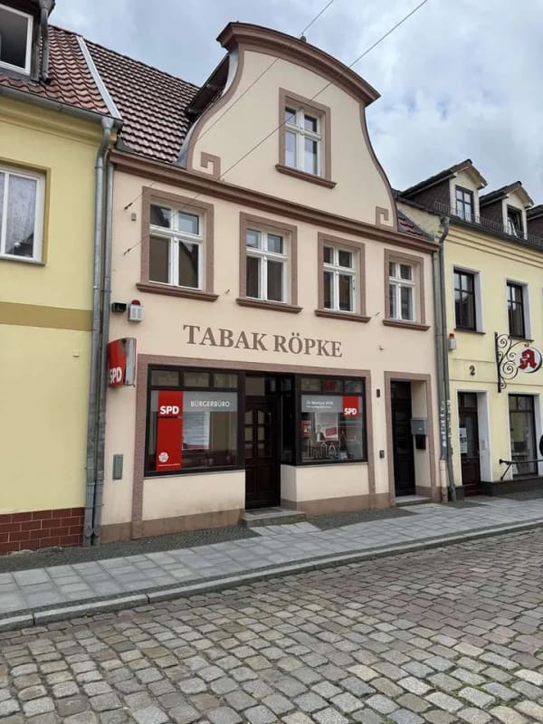Immobilie in Grimmen - Attraktives Wohn-und Geschäftshaus im Zentrum von Grimmen !!! - Bild 0