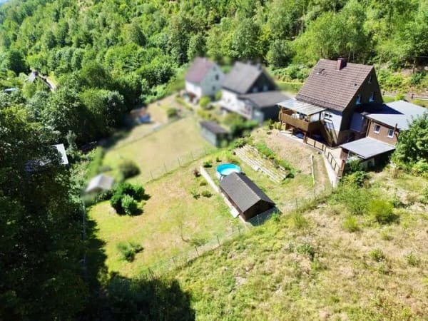 Immobilie in Kirchen (Sieg) - **Modernisiertes Einfamilienhaus in ruhiger Ortsrandlage von Freusburg** - Bild 2