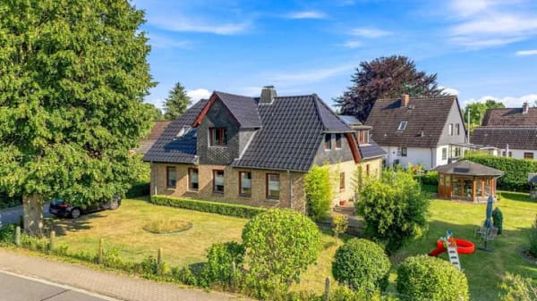 Immobilie in Nübel - Familientraum mit großem und privaten Garten - 164 m² Gesamtfläche für viel Platz und Entfaltung - Bild 0