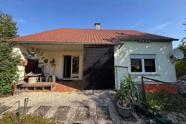 Immobilie in Berglen - Frei stehendes Einfamilienhaus mit großem Garten in Berglen-Rettersburg - Bild 0