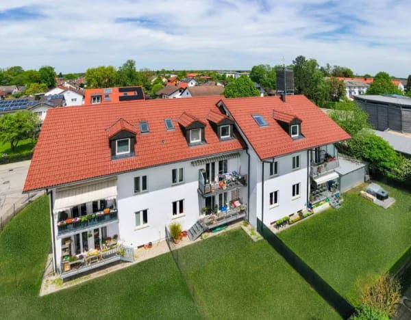 Immobilie in Höhenkirchen-Siegertsbrunn - Vermietete 3-ZKB-Gartenwohnung mit Balkon & direktem Zugang ins Grüne - Bild 3