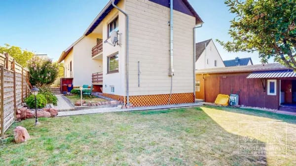 Immobilie in Höhfröschen - Gepflegtes Zweifamilienhaus mit viel Platz, großer Garage und ruhiger Lage in Höhfröschen - Bild 2