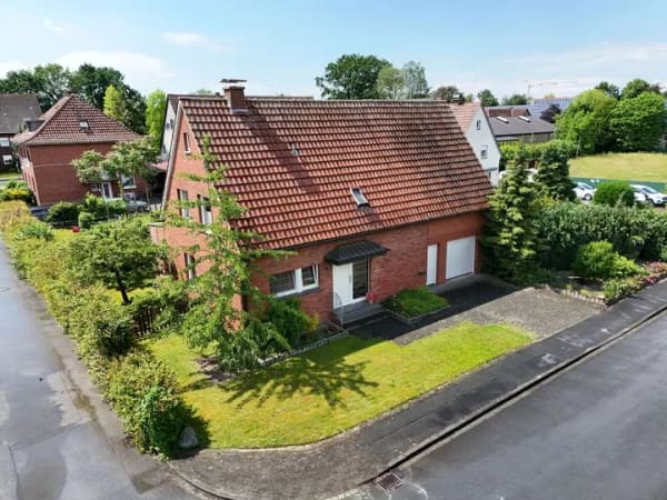 Immobilie in Oelde - freistehendes Einfamilienhaus mit Garage und Garten in Oelde-Lette - Bild 0