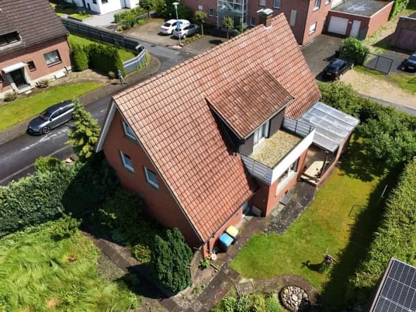 Immobilie in Oelde - freistehendes Einfamilienhaus mit Garage und Garten in Oelde-Lette - Bild 1