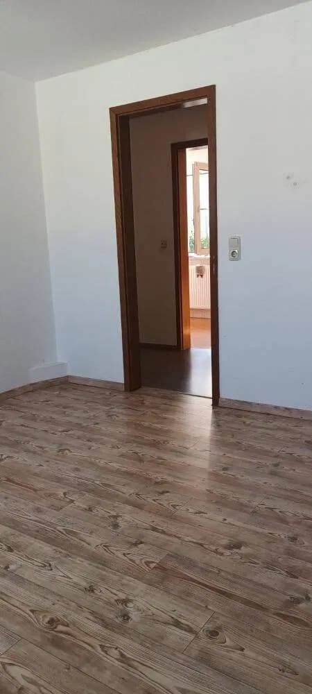 Immobilie in Adorf/Vogtland - Objekt-Nr.: 8126 - vermietete 3 ½-Zimmer-ETW mit Wanne im DG zentrumsnah in Adorf - Bild 3