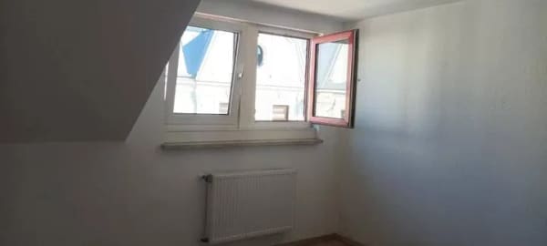 Immobilie in Adorf/Vogtland - Objekt-Nr.: 8126 - vermietete 3 ½-Zimmer-ETW mit Wanne im DG zentrumsnah in Adorf - Bild 4