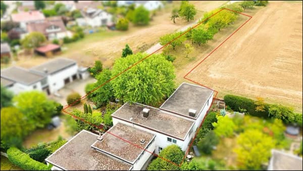 Immobilie in Kirchheim unter Teck - Ein Stück Freiheit am Ortsrand - Haus mit angrenzender Wiese - Bild 0