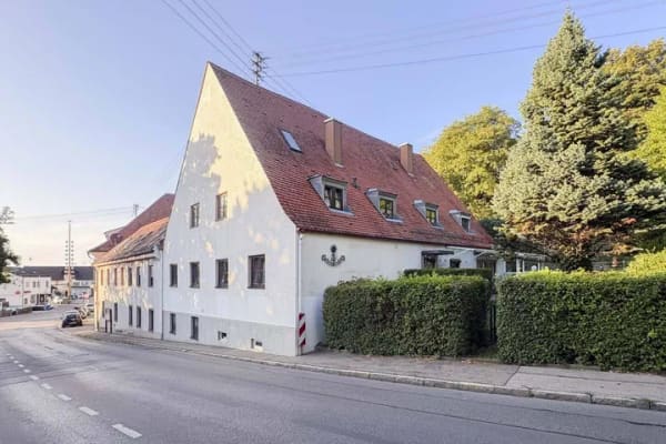 Immobilie in Friedberg - Potenzialobjekt für Investoren: 6 Einheiten, davon 3 leerstehend mit schönem Garten - Bild 0