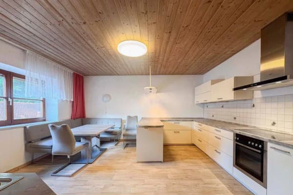 Immobilie in Friedberg - Potenzialobjekt für Investoren: 6 Einheiten, davon 3 leerstehend mit schönem Garten - Bild 4