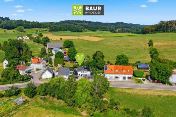 Immobilie in Fronreute - Neuwertige Doppelhaushälfte mit Wärmepumpe, Terrassen & Garten in Fronreute - Bild 1