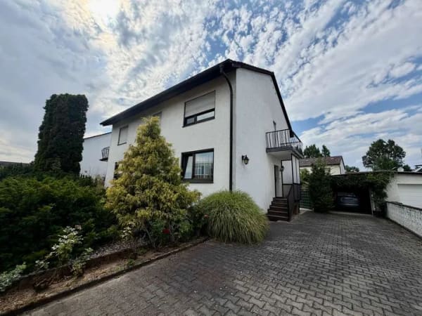 Immobilie in Bensheim - Nutzen Sie diese günstige Gelegenheit – gepflegtes Zweifamilienhaus mit teilweise Wohnrecht - Bild 2