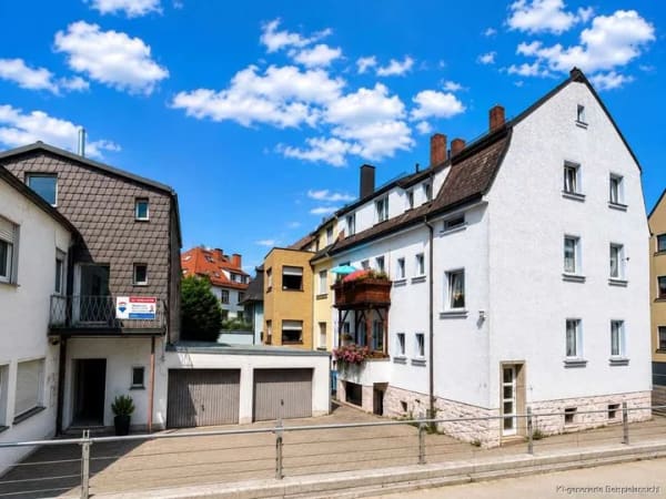 Immobilie in Weiden in der Oberpfalz - Top Lage - Zwei Häuser- viele Möglichkeiten: Wohnen,
Vermieten, Entwickeln in Weiden! - Bild 0