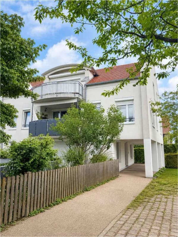Immobilie in Langweid am Lech - Wohnglück mit Aussicht – gepflegte Wohlfühlwohnung mit Balkon - Einziehen oder clever investieren - Bild 1