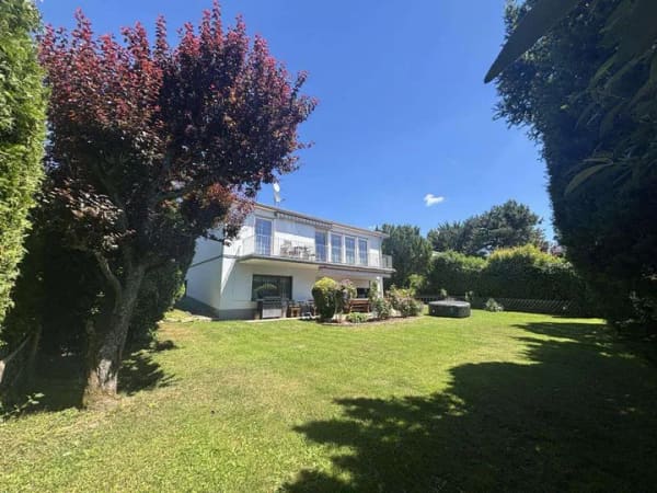 Immobilie in Glashütten - Gepflegtes Einfamilienhaus mit Garten und Garage - Bild 1