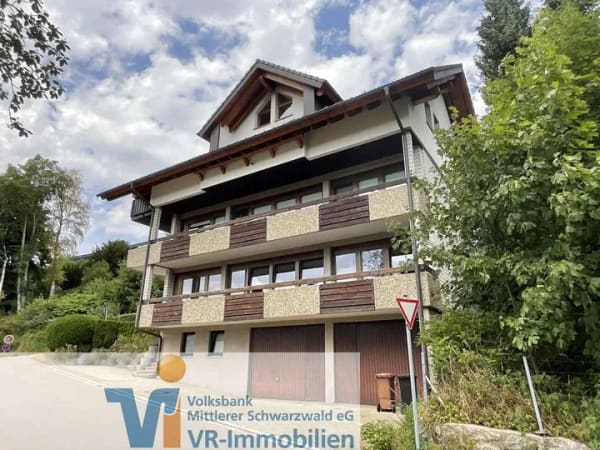 Immobilie in Schonach im Schwarzwald - Zwei Wohnungen, viele Möglichkeiten – Zweifamilienhaus in Schonach - Bild 0
