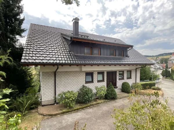 Immobilie in Schonach im Schwarzwald - Zwei Wohnungen, viele Möglichkeiten – Zweifamilienhaus in Schonach - Bild 3