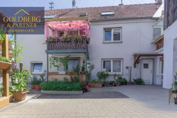 Immobilie in Neupotz - Großzügiges Doppelhaus mit zwei Wohneinheiten, Werkstatt, Scheunen und ca. 800 m² Grundstück in Neup - Bild 2